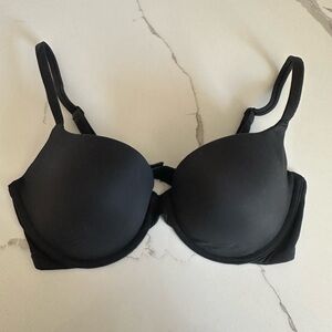 BNWT SKIMS FITS EVERYBODY PUSH UP BRA, SIZE 32D COLOR BLACK